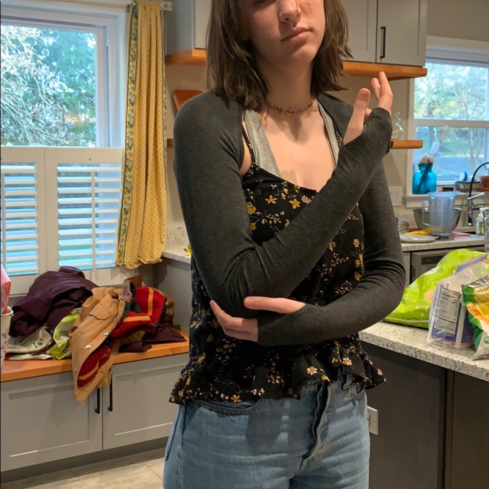 Cabi shoulder shrug, with thumb holes
